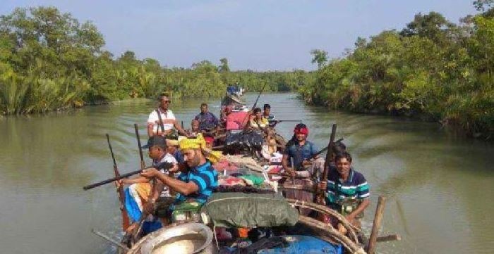 মহাসংকটে সুন্দরবন: দস্যু বাহিনী বেড়ে যাওয়ায় বনজীবীদের জীবনে অন্ধকার